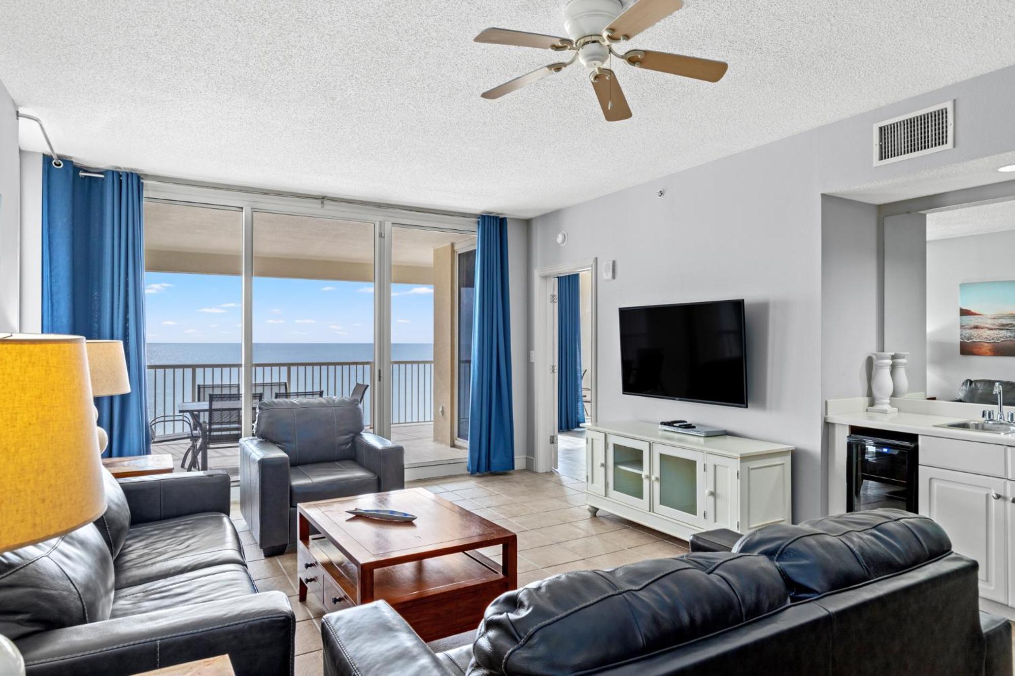 Official Majestic Beach Resort - Over 60 Units - All Ocean Front, Panama City Beach, Fl Chambre photo