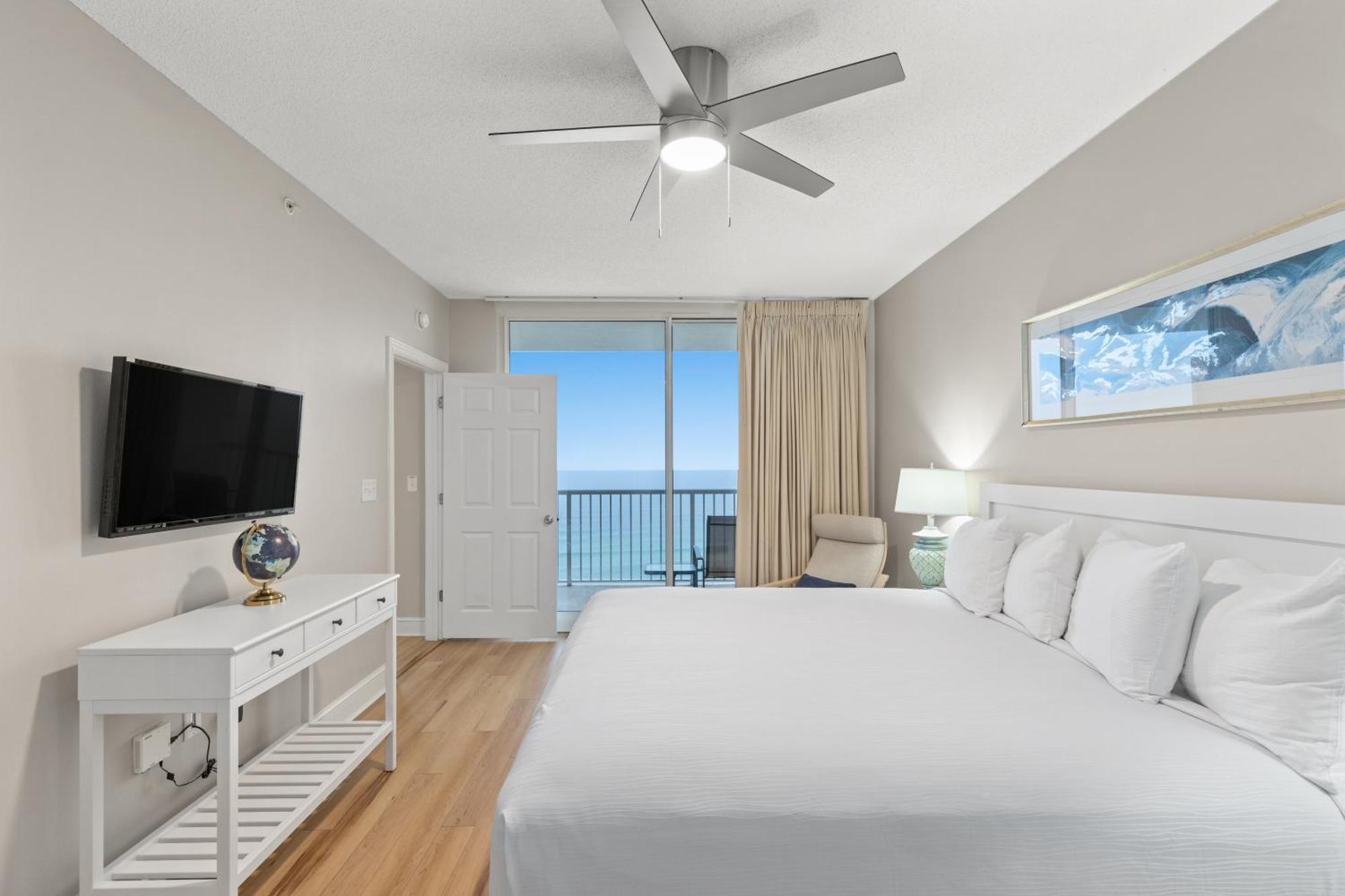 Official Majestic Beach Resort - Over 60 Units - All Ocean Front, Panama City Beach, Fl Chambre photo
