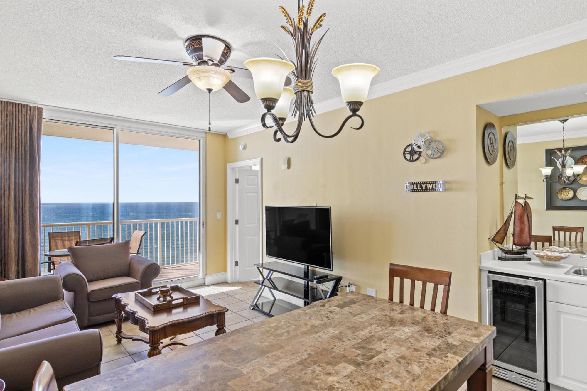 Official Majestic Beach Resort - Over 60 Units - All Ocean Front, Panama City Beach, Fl Chambre photo